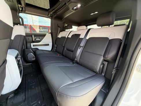 Used 2025 GMC Hummer EV 3X AWD/4WD image 18