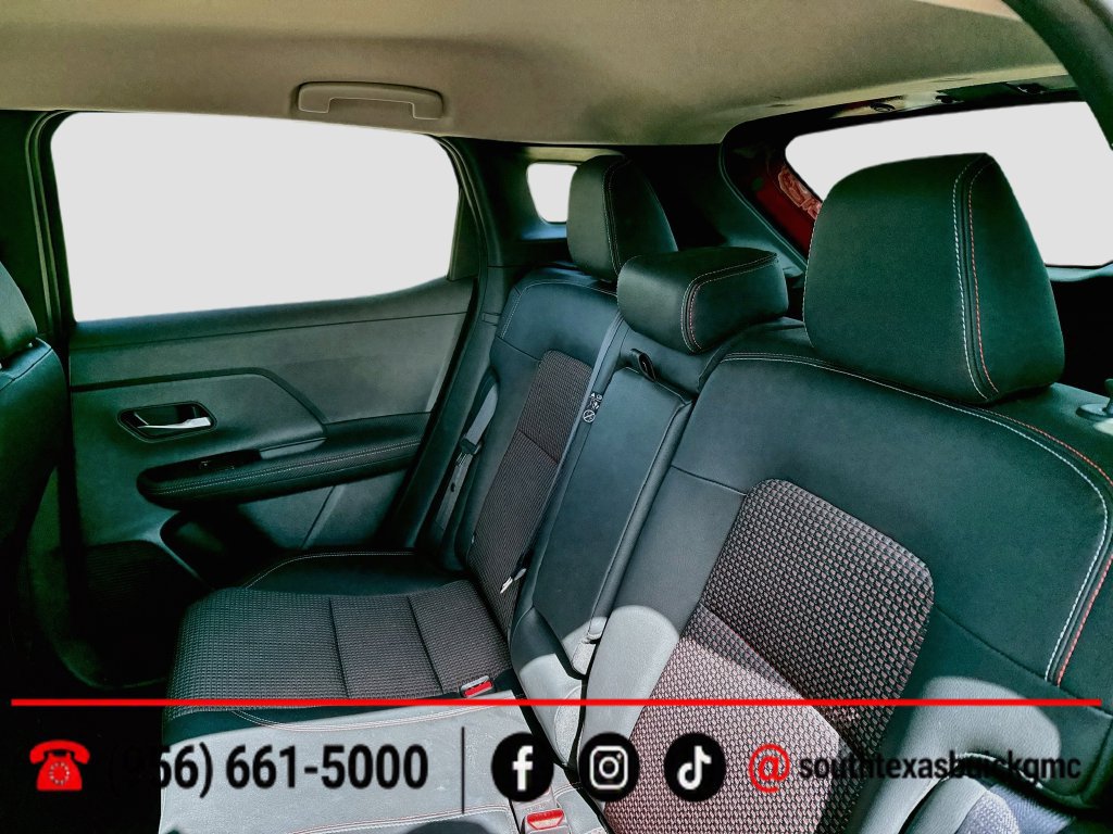 Used 2025 Nissan Kicks SR FWD image 23
