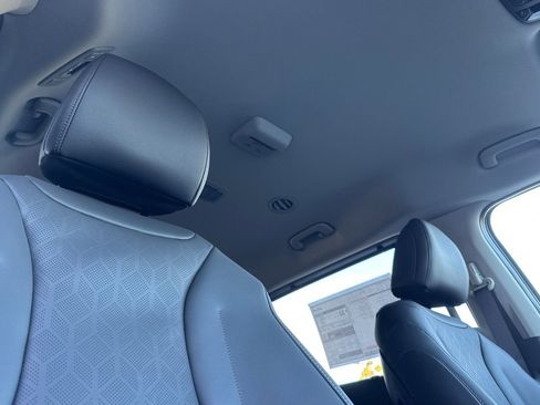 New 2026 Kia Carnival EX image 17