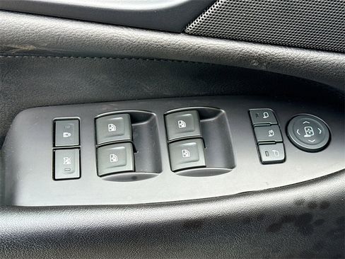 Used 2019 Cadillac Escalade Luxury image 18