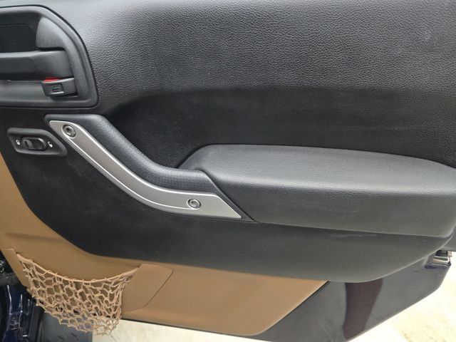 Used 2013 Jeep Wrangler Unlimited Sahara w/ Connectivity Group AWD/4WD image 25