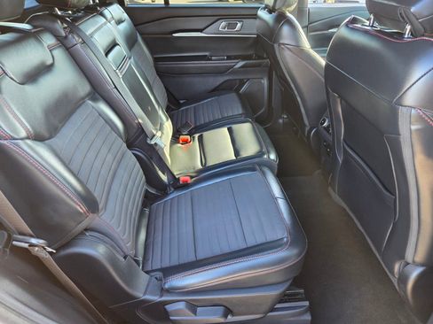 Certified 2025 Ford Explorer ST-Line image 15