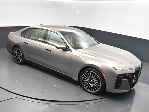 New 2025 BMW i7 eDrive50 w/ Executive Package RWD image 35