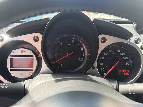 Used 2009 Nissan 370Z Coupe RWD image 8