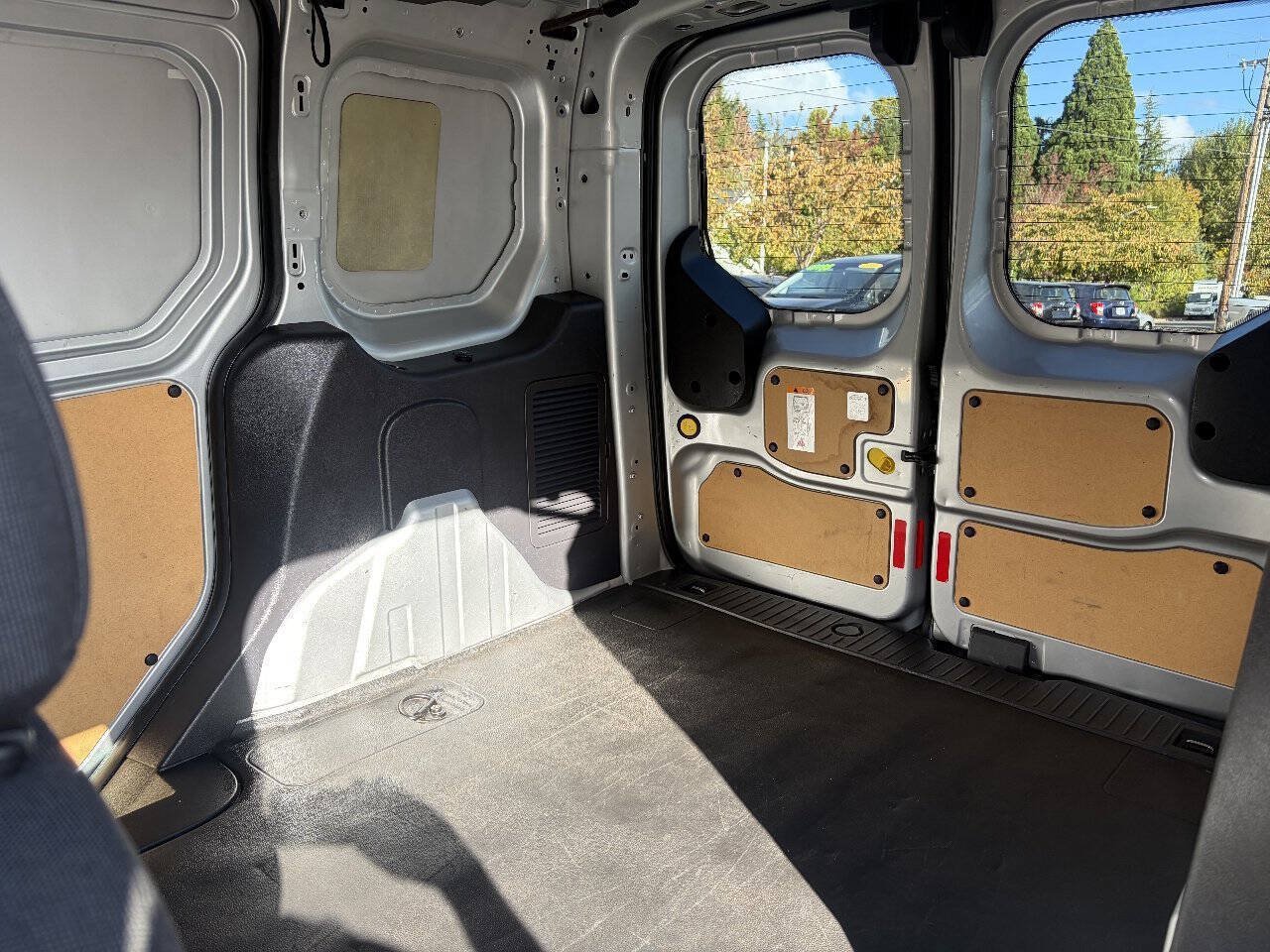 Used 2015 Ford Transit Connect XLT FWD image 10