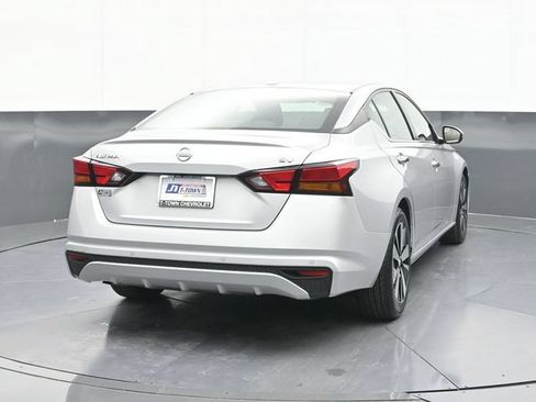 Used 2022 Nissan Altima 2.5 SV FWD image 12