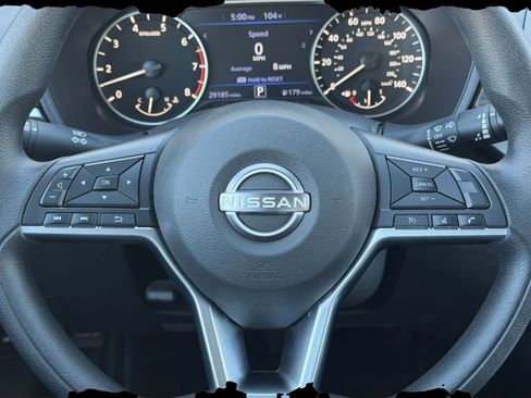 Used 2025 Nissan Altima 2.5 SV FWD image 28