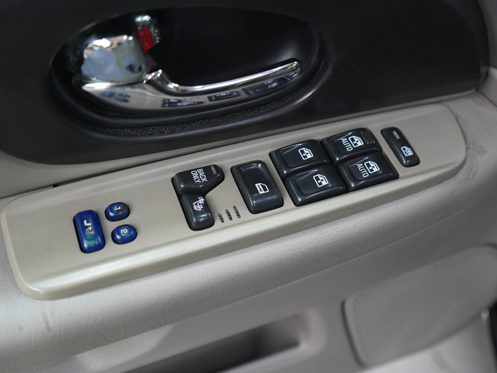 Used 2003 GMC Envoy SLT AWD/4WD image 19
