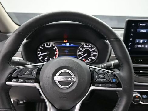 Used 2025 Nissan Altima 2.5 SL FWD image 22