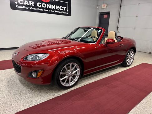 Used 2012 MAZDA MX-5 Miata Grand Touring w/ Premium Pkg RWD image 2