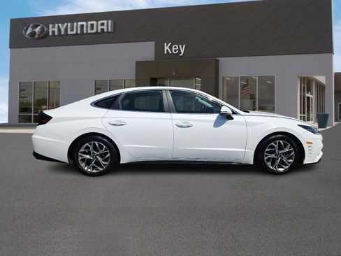 Used 2023 Hyundai Sonata SEL w/ Convenience Package FWD image 3