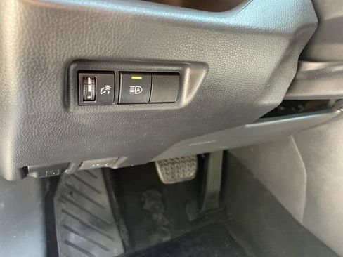 Used 2019 Toyota RAV4 XLE AWD/4WD image 27