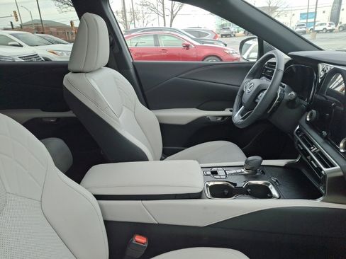 Used 2025 Lexus RX 350 Premium w/ Convenience Package image 3