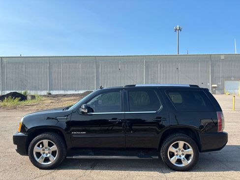 Used 2013 Cadillac Escalade Premium AWD/4WD image 6