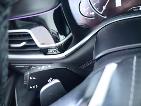 Used 2018 BMW 750i RWD image 22