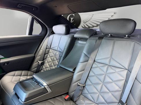 Used 2023 BMW 740i RWD image 13
