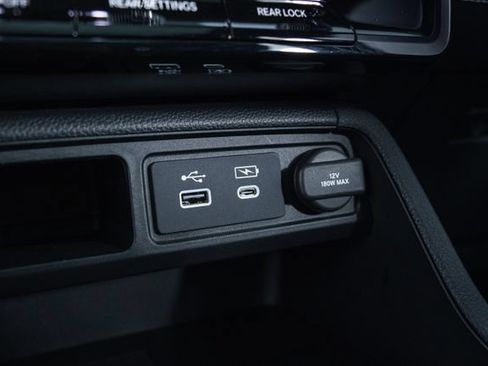 Used 2025 Honda Pilot Touring image 36