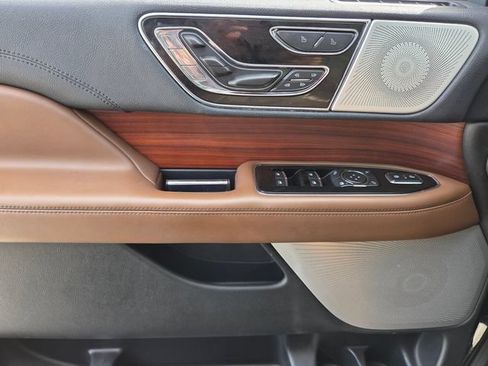 Used 2022 Lincoln Navigator L Reserve AWD/4WD image 27