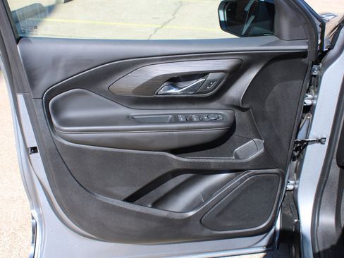 Used 2023 GMC Terrain SLE w/ Driver Convenience Package image 20