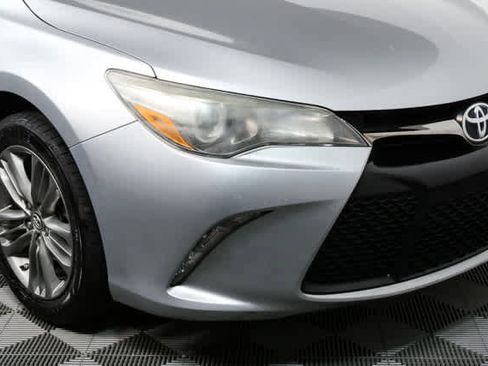 Used 2016 Toyota Camry SE image 31