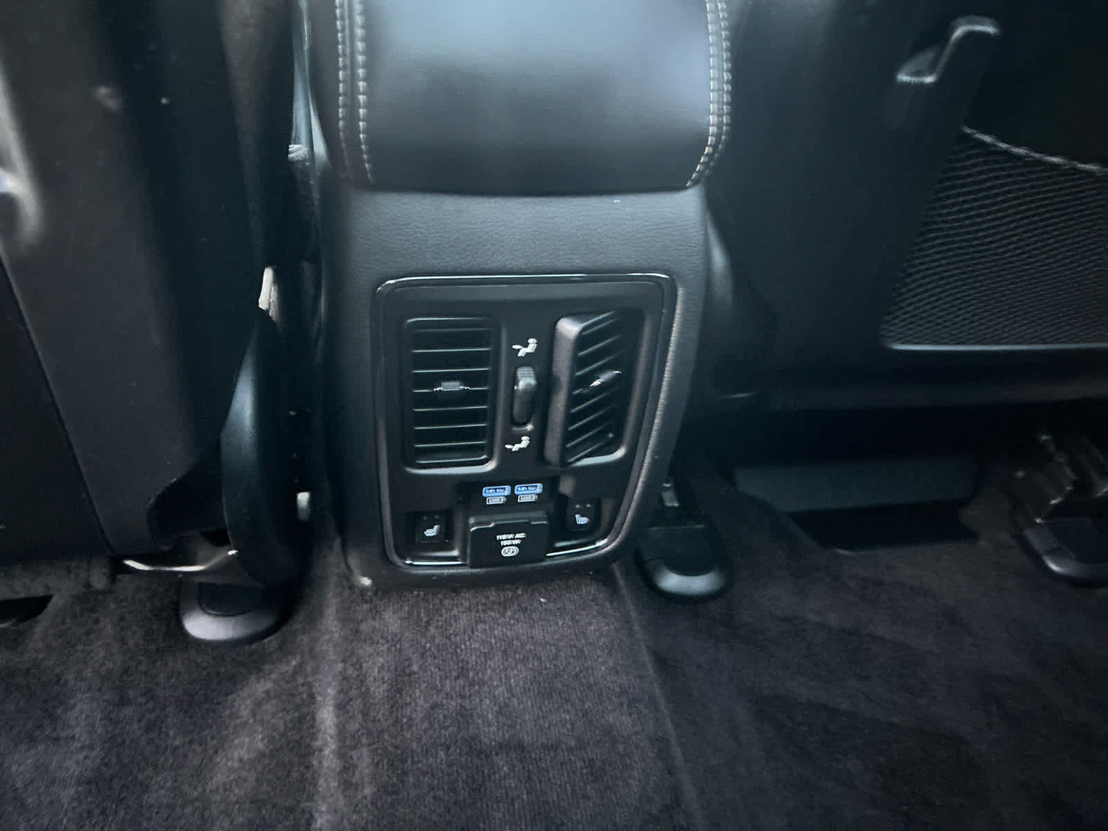Used 2017 Jeep Grand Cherokee Limited w/ Luxury Group II AWD/4WD image 24
