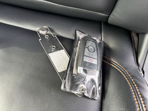 Used 2024 Ford Bronco Badlands image 38