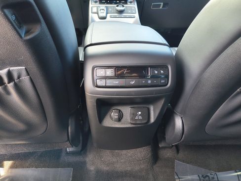 Used 2024 Hyundai Palisade Calligraphy FWD image 13