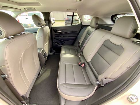New 2026 Chevrolet Trax ACTIV w/ Sunroof Package FWD image 24
