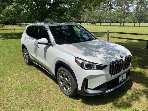 Used 2025 BMW X1 xDrive28i image 3