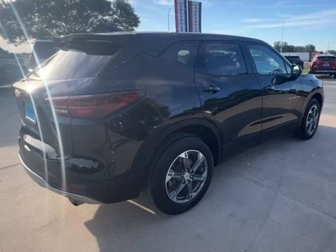 Used 2025 Chevrolet Blazer LT AWD/4WD image 8