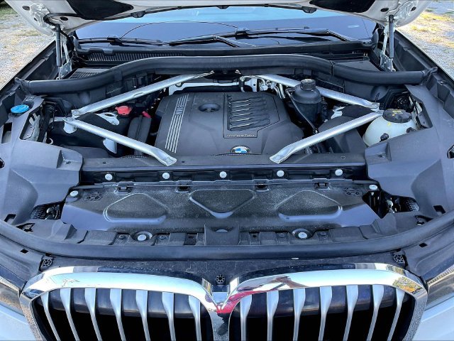 Used 2020 BMW X7 xDrive40i w/ Cold Weather Package AWD/4WD image 32