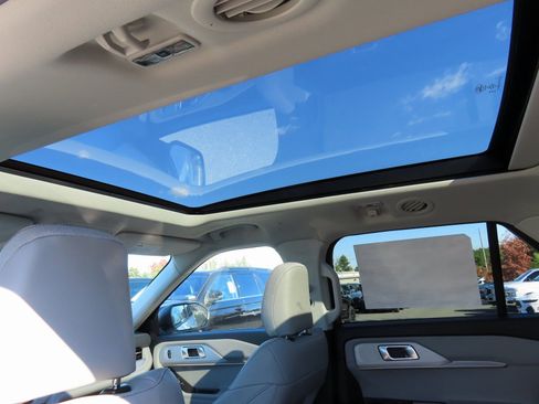 New 2026 Ford Explorer Active w/ Active Comfort Package image 15