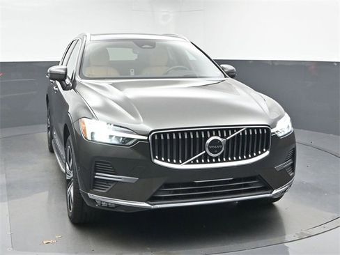 Used 2022 Volvo XC60 B6 Inscription w/ Advanced Package image 2