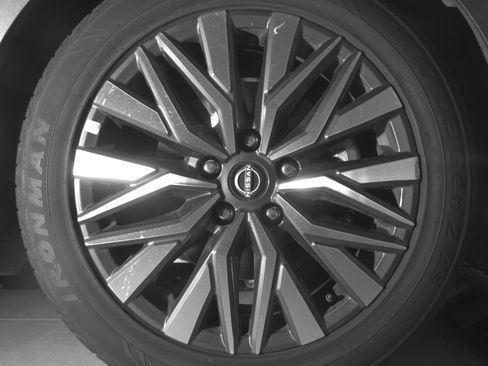 Used 2025 Nissan Altima 2.5 SV image 13