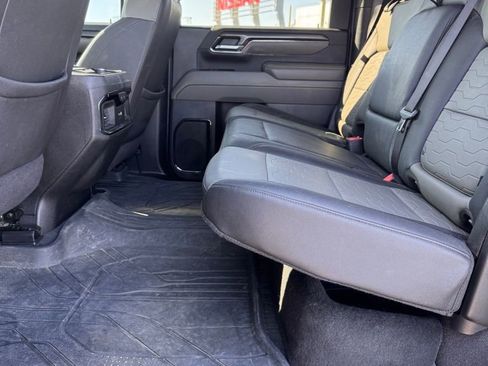 Used 2024 Chevrolet Silverado 2500 ZR2 w/ Technology Package image 14