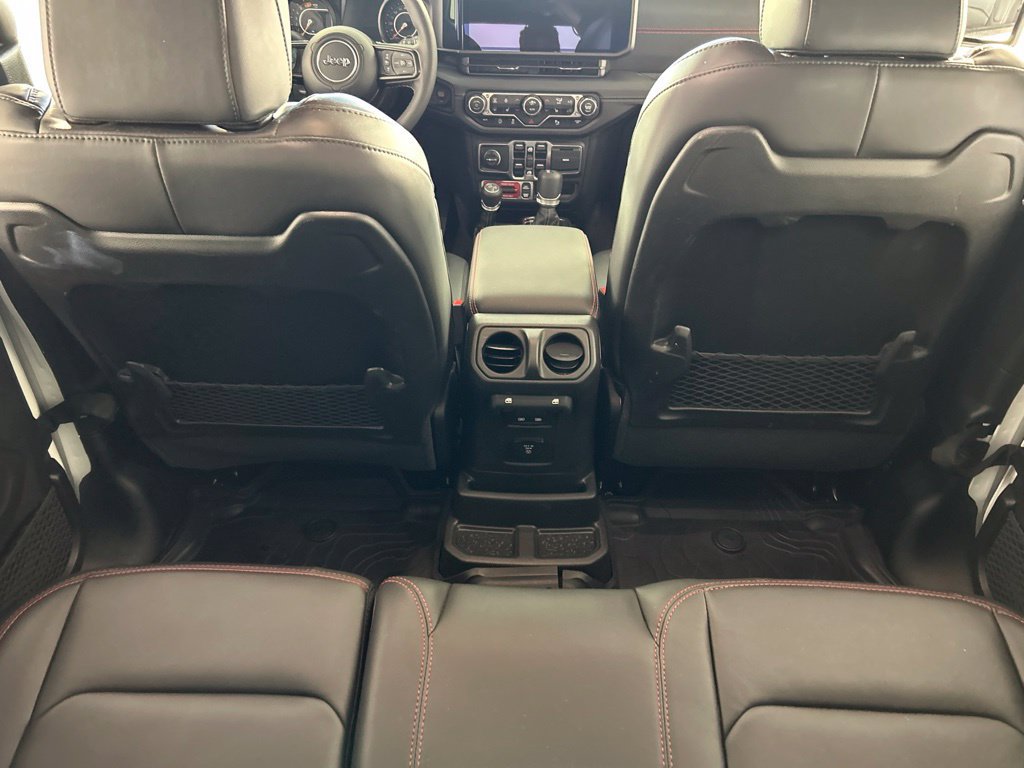 Used 2025 Jeep Wrangler Unlimited Rubicon AWD/4WD image 26