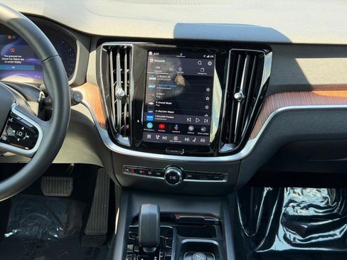 Certified 2025 Volvo V60 B5 Cross Country Plus AWD/4WD image 14