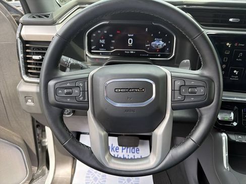Used 2025 GMC Sierra 1500 Denali w/ Denali Reserve Package AWD/4WD image 10