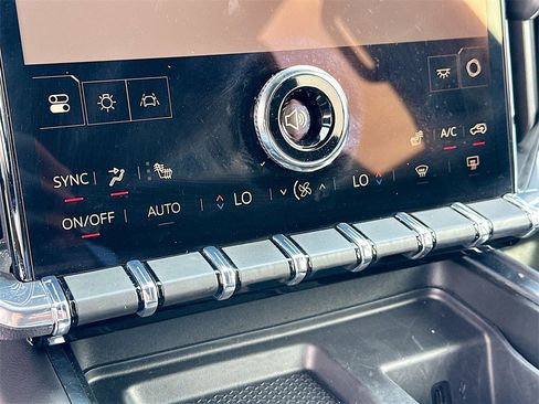 Used 2025 GMC Acadia Elevation image 16