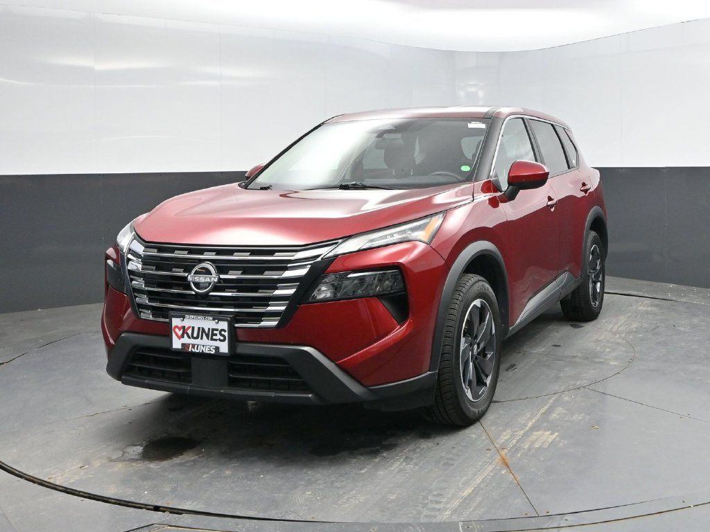 Used 2025 Nissan Rogue SV AWD/4WD image 3