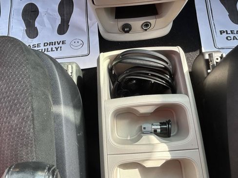 Used 2011 Dodge Grand Caravan SXT FWD image 23