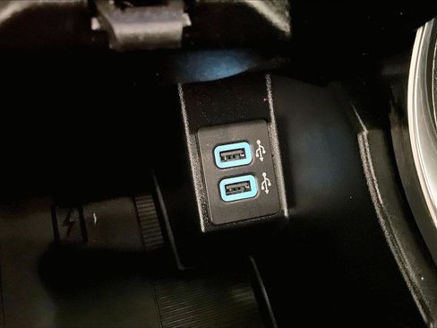 Used 2020 Ford Edge Titanium w/ Equipment Group 301A image 32