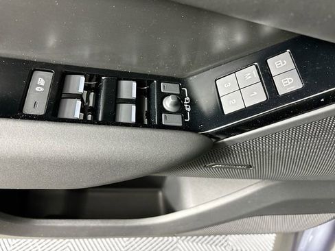 Used 2026 Land Rover Range Rover Velar S image 20