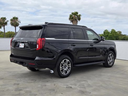 Used 2025 Ford Expedition Active AWD/4WD image 4