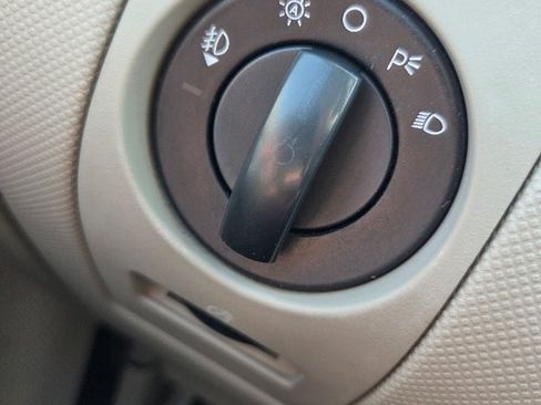 Used 2007 Ford Explorer XLT image 21