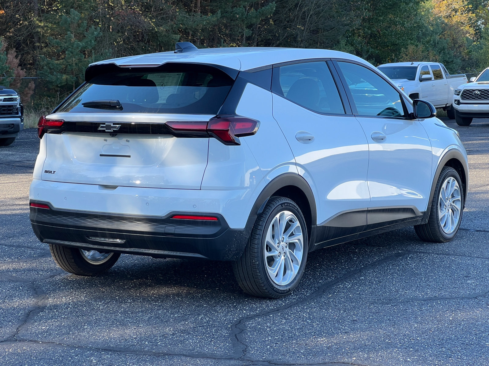 New 2027 Chevrolet Bolt LT w/ Comfort Package FWD image 6