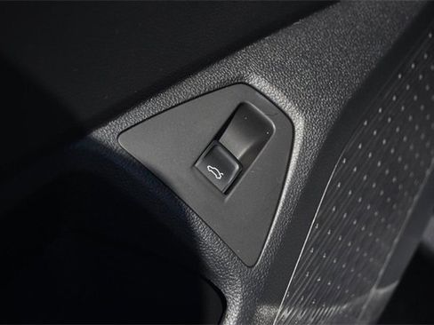 New 2025 Volkswagen Jetta S image 9