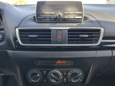 Used 2014 MAZDA MAZDA3 i Touring image 19