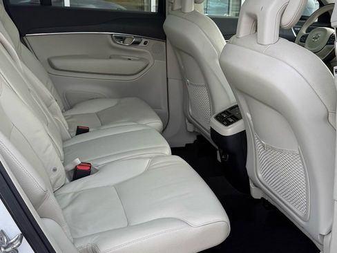 Used 2020 Volvo XC90 T6 Momentum image 22