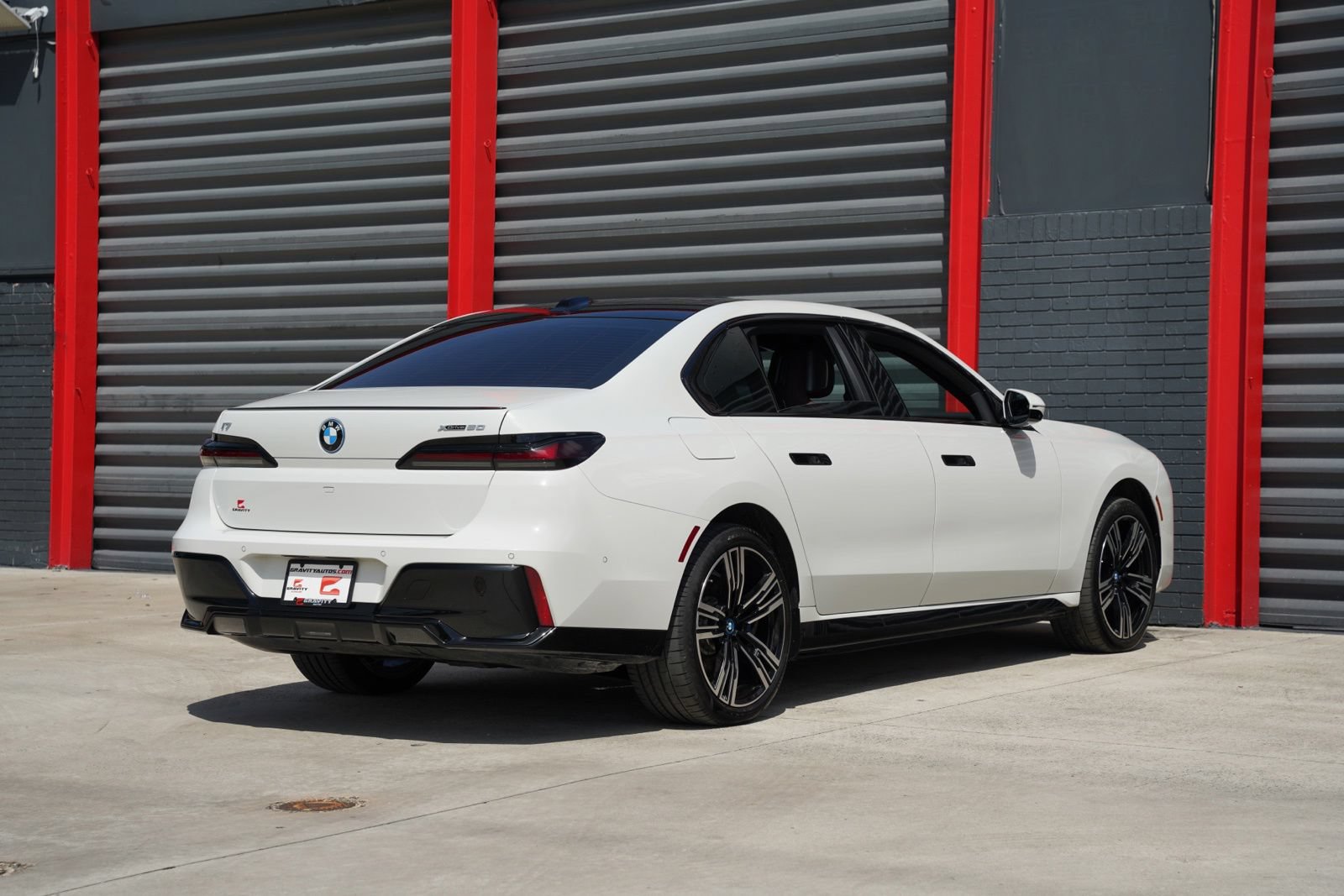 Used 2023 BMW i7 xDrive60 AWD/4WD image 13